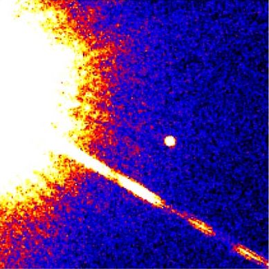 Il sistema Glese 229, la stellina pi piccola al centro  la nana bruna Gliese 229B, osservata dal telescopio Hubble nel novembre 1995.