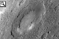 Foto del bacino Rachmaninoff, un cratere a 2 anelli concentrici, fatta dalla sonda MESSENGER nel 2008