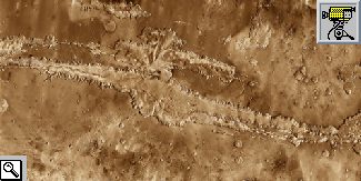 Puzzle di immagini della Valle Marineris e animazione che simula un volo su di essa creata usando i dati forniti dalla THEMIS (JPL).
